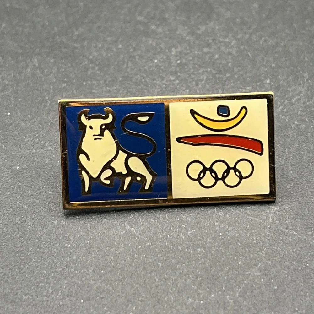 Vintage 1992 Barcelona Olympic Games Merrill Lynch Realty Sponsor Lapel Hat Pin
